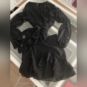 CLUB MONACO RUFFLE CHIFFON Wrap Top With Matching  Ruffle Skirt. -Black